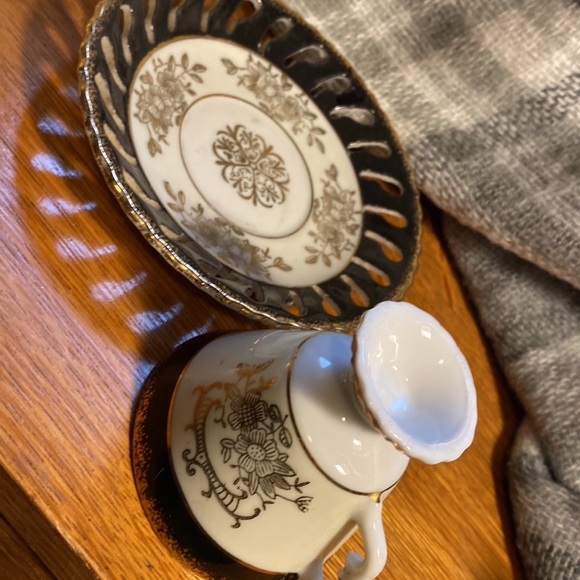 VICTORIAN STYLE TEA CUPS - Picture 8 of 9